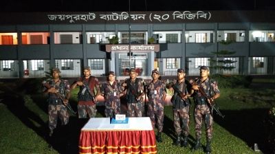 সীমান্তে পরিত্যক্ত ব্যাগে মিলল ৩ স্বর্ণের বার