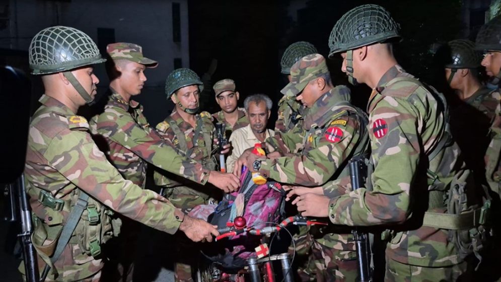 ছেলের মুখে হাসি ফোটাতে ২১ ঘণ্টায় সাইকেলে ২০০ কিমি পাড়ি দিলেন বাবা