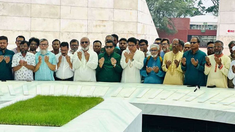 জিয়াউর রহমানের মাজারে জেডআরএফের ফাতিহা পাঠ