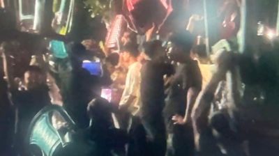 সিনেমা চলাকালীন কারিগরি ত্রুটি, হল ভাঙচুর