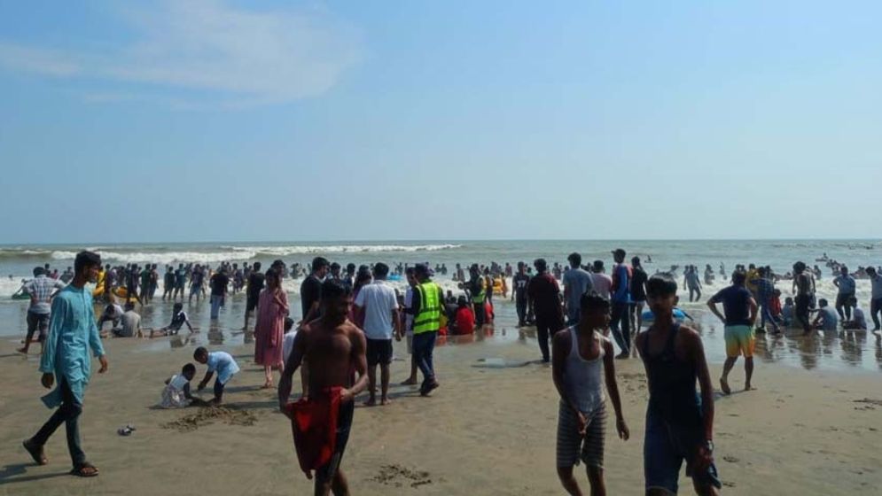 একদিনে কক্সবাজার সৈকতে বাবা-ছেলেসহ ৬ লাশ উদ্ধার