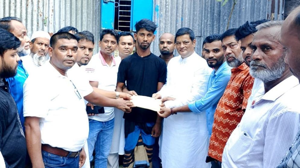 ছাত্র আন্দোলনে চোখ হারানো নিলয়কে বিএনপির অনুদান