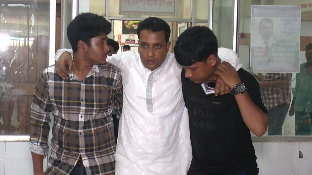 ভোলায় সহকারী অ্যাটর্নি জেনারেলের ওপর হামলা, আহত ১৫