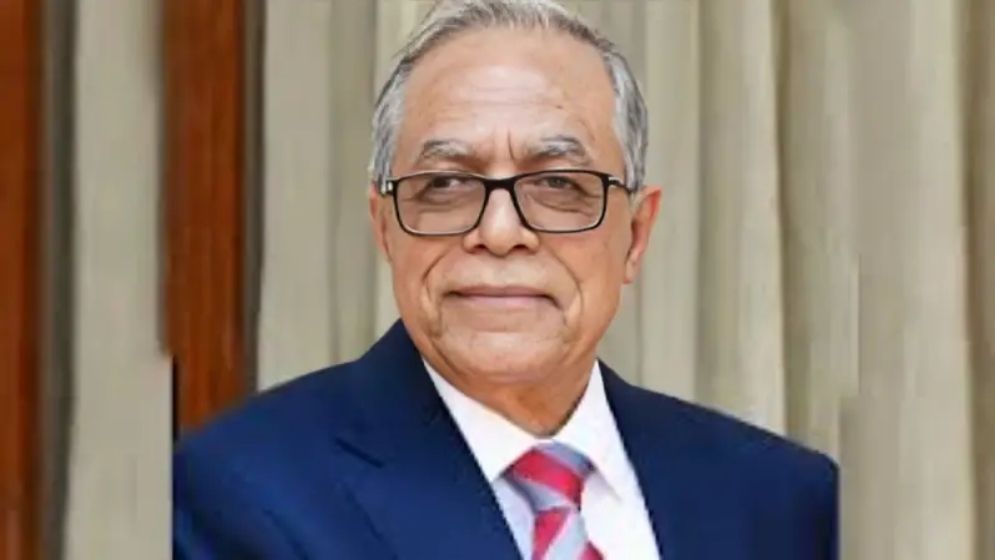 বিনাবাধায় দেশ ছেড়ে ফিরলেনও নির্বিঘ্নে