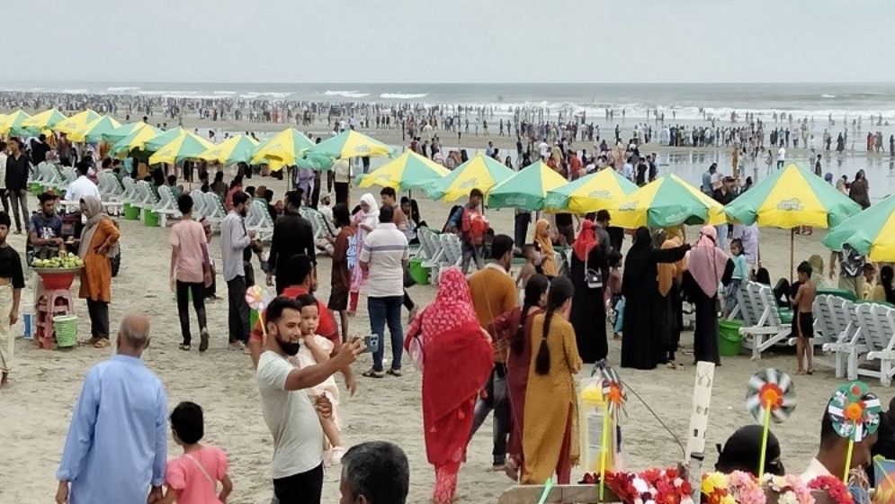 ত্যাগের মহিমায় ঈদুল আজহা উদযাপিত