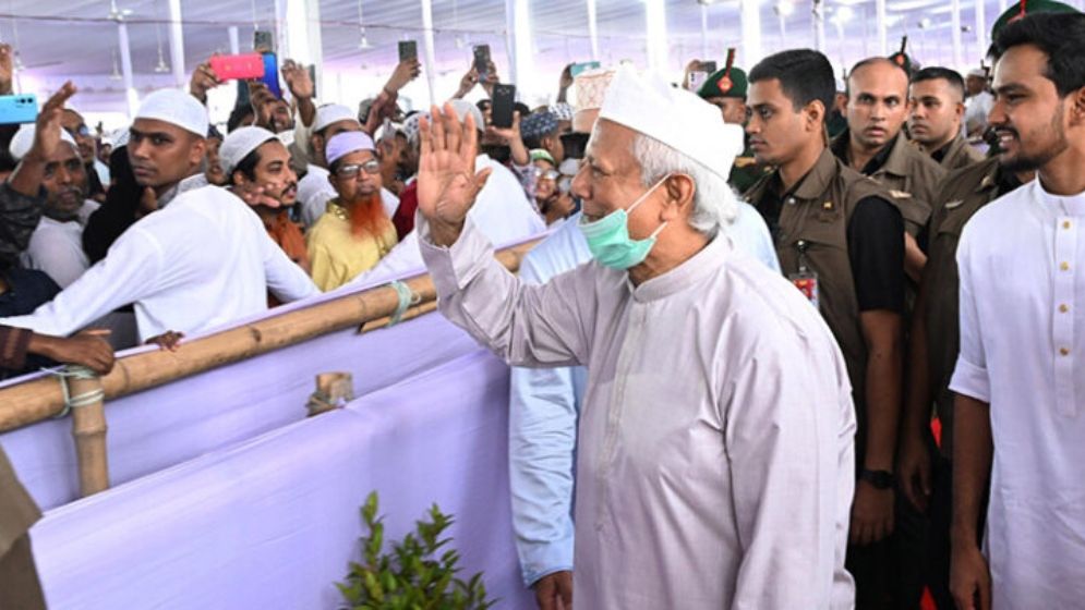 কঠোর নিরাপত্তায় ঢাকায় স্বস্তির ঈদ