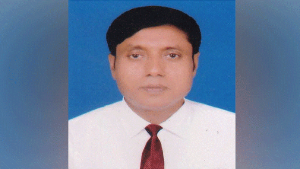 সড়কে প্রাণ গেল মৎস্য কর্মকর্তার