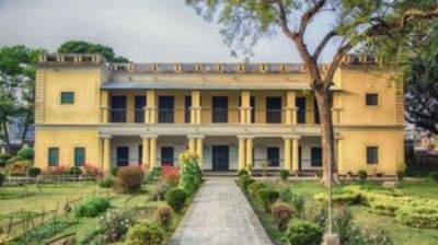 রবীন্দ্র কাছারি বাড়িতে ভাঙচুর, দর্শনার্থী প্রবেশ নিষিদ্ধ