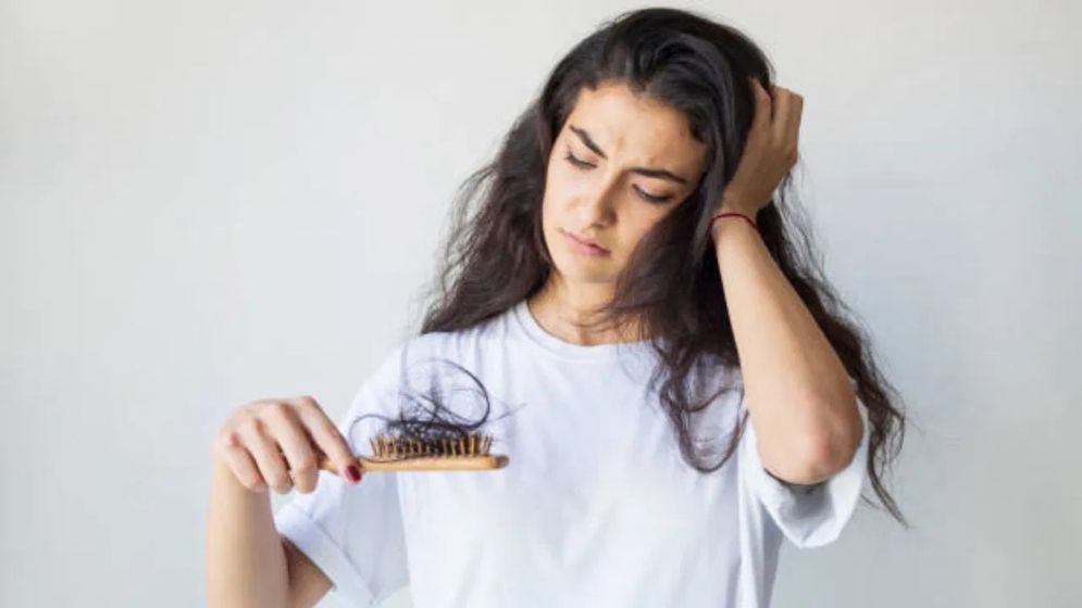 ভিটামিন ডির অভাবে চুল ও ত্বকের ক্ষতি বুঝবেন যেভাবে