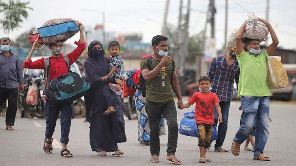ঈদের খুশির রেশ নিয়ে স্বস্তিতেই ঢাকায় ফিরছেন মানুষ
