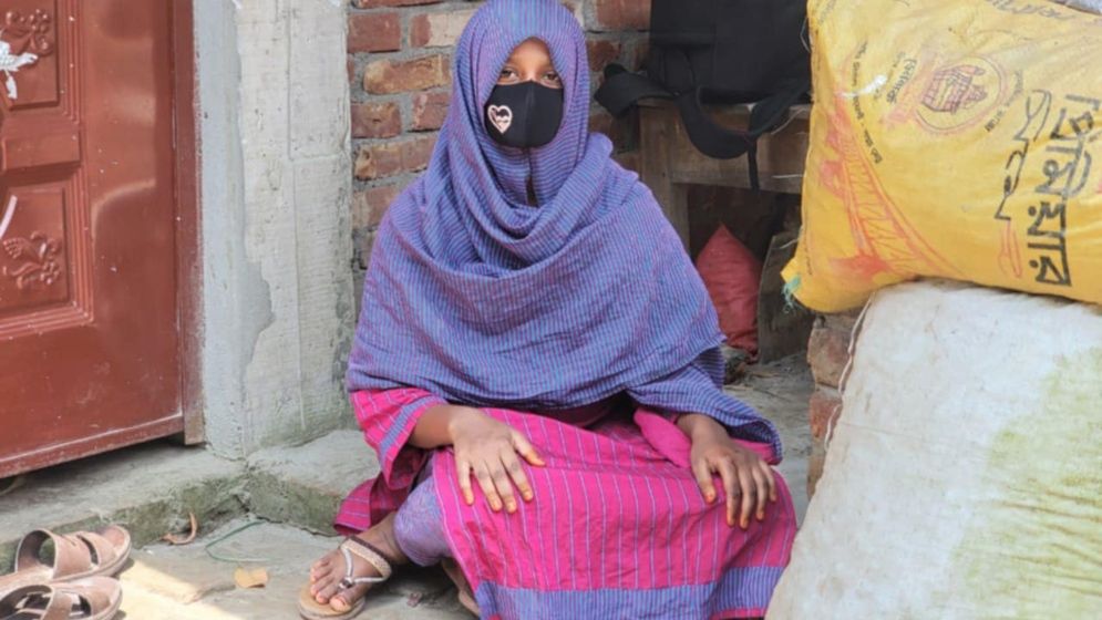 কাউনিয়ায় স্ত্রীর স্বীকৃতি পেতে প্রেমিকের বাড়িতে প্রেমিকা