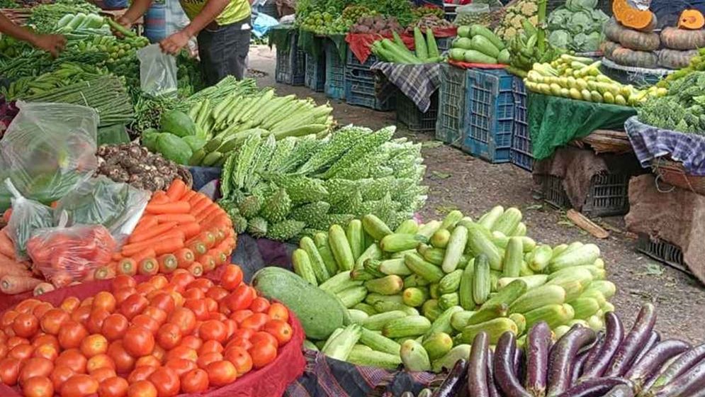 ঈদের পর নিত্যপণ্য বাজার প্রায় ক্রেতাশূন্য, দামে কিছুটা স্বস্তি