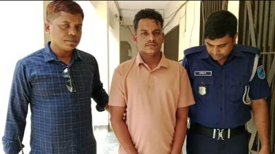 বোয়ালমারীর পর্নোগ্রাফি চক্রের প্রধান বদিউল গ্রেফতার