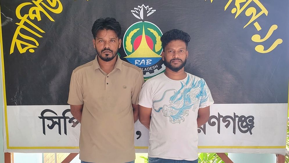 Anus porno video bilan qoplangan