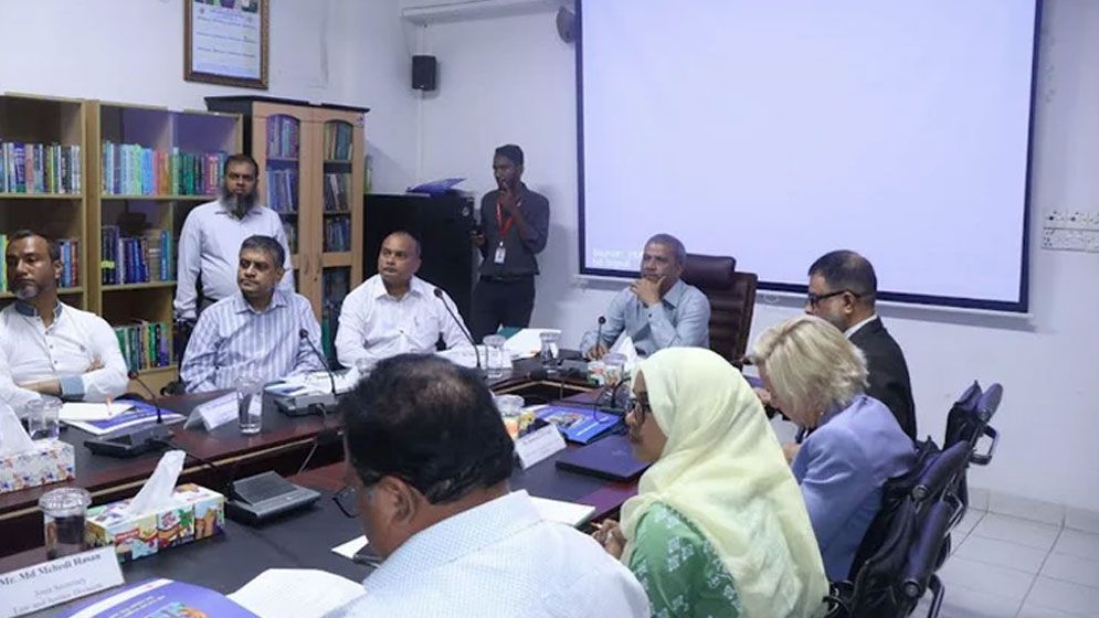 মামলার অস্বাভাবিক চাপ কমাতে আপস করা গুরুত্বপূর্ণ: আইন উপদেষ্টা