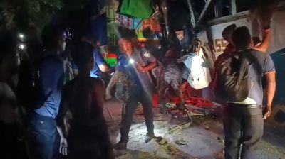 দিনাজপুরে দাঁড়িয়ে থাকা ট্রাকে বাসের ধাক্কা, নিহত ৫