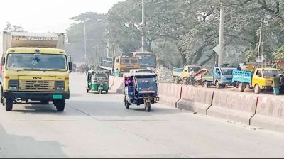 কুমিল্লায় অনিয়ন্ত্রিত থ্রি-হুইলারে ভাড়া তিনগুণ