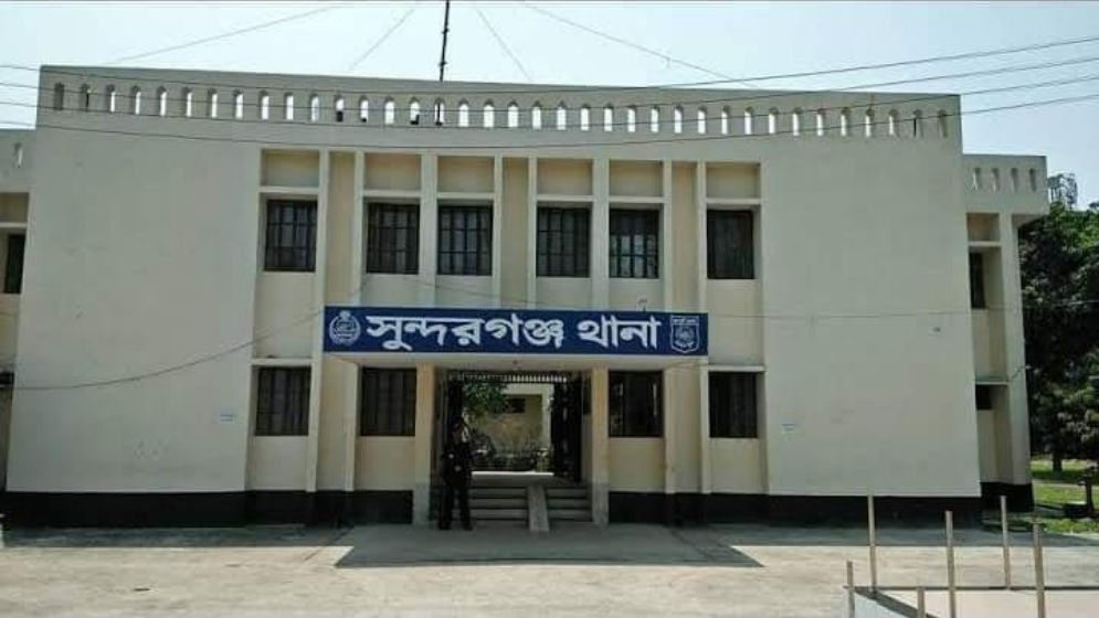 গৃহবধূকে গলা কেটে হত্যা, স্বামীসহ ১১ জনের নামে মামলা