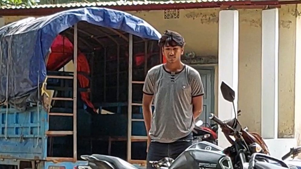 মাগুরায় পুলিশের ওপর হামলায় জড়িত সাবেক ছাত্রলীগ কর্মীকে ছাড়িয়ে নিল ছাত্রদল