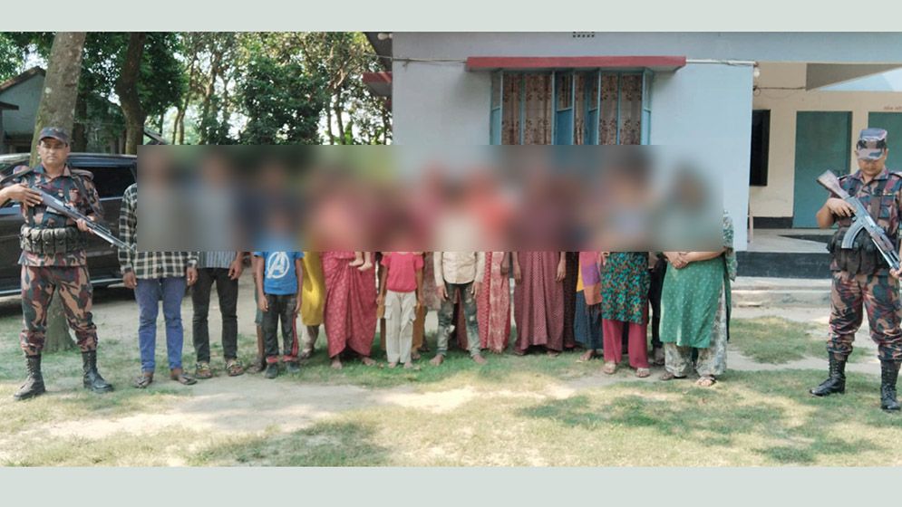 ঠাকুরগাঁও সীমান্তে পুশইন করা ২৩ জনকে পরিবারের কাছে হস্তান্তর