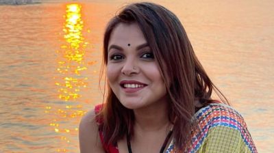 সৎ মা ইস্যুতে ফেঁসে যাচ্ছেন অভিনেত্রী শাওন