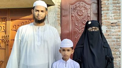 নানির কাছে পড়ে ৯ মাসে কুরআনের হাফেজ শিশু মুহাম্মাদ