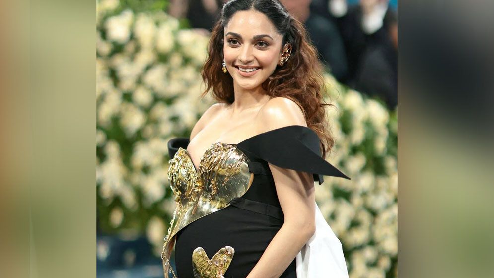 বাবা শ্বশুর স্বামী ও সন্তান নিয়ে আবেগঘন পোস্ট কিয়ারার