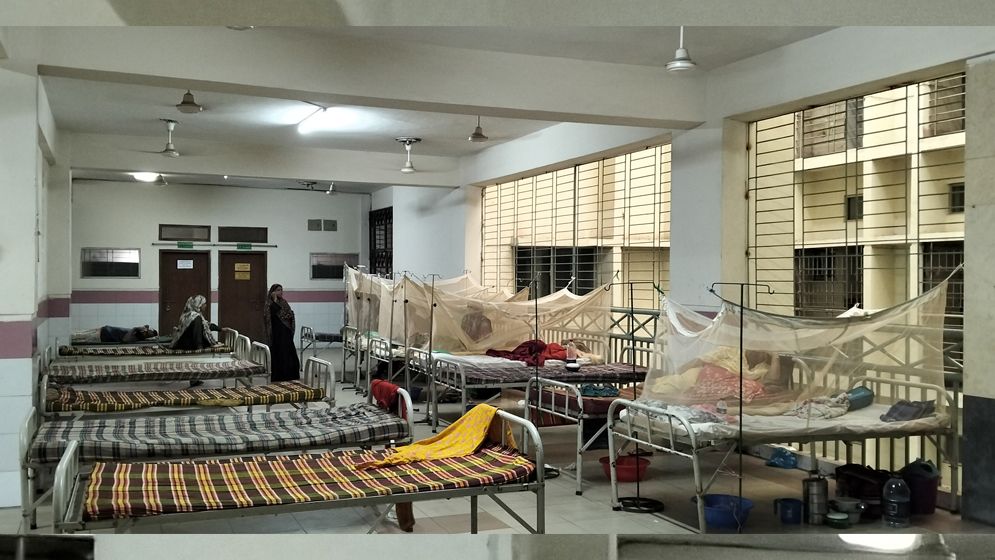 বাড়ছে ডেঙ্গু রোগী, প্রস্তুত করোনা ওয়ার্ড