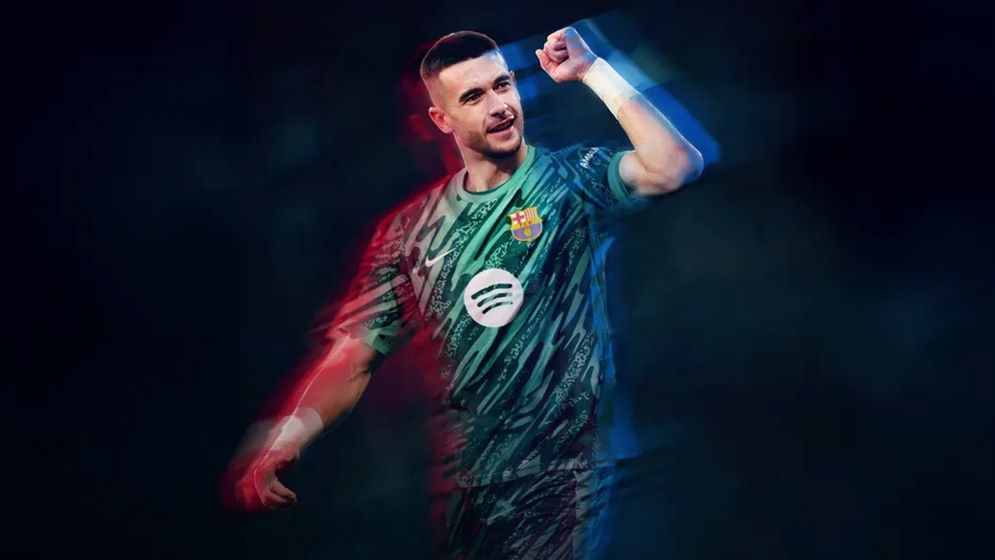 নগর প্রতিদ্বন্দ্বীদের গোলকিপারকে ছিনিয়ে নিল বার্সেলোনা