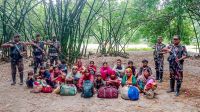 চাঁপাইনবাবগঞ্জ সীমান্ত দিয়ে আরও ২০ জনকে পুশইন করল বিএসএফ