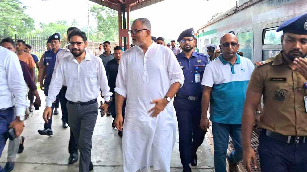 তিন দিনের ব্যক্তিগত সফরে বাণিজ্য উপদেষ্টা বড়লেখায়