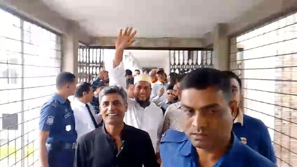 এজলাস থেকে বের হয়ে জয় বাংলা স্লোগান, ১৭ নেতাকর্মী কারাগারে