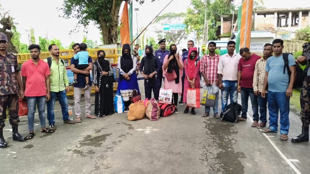 ভারতে কারাভোগের পর দেশে ফিরেছেন ১৪ বাংলাদেশি