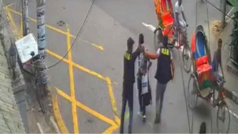 উত্তরায় র্যাব পরিচয়ে কোটি টাকা ছিনতাই, গ্রেফতার ৫