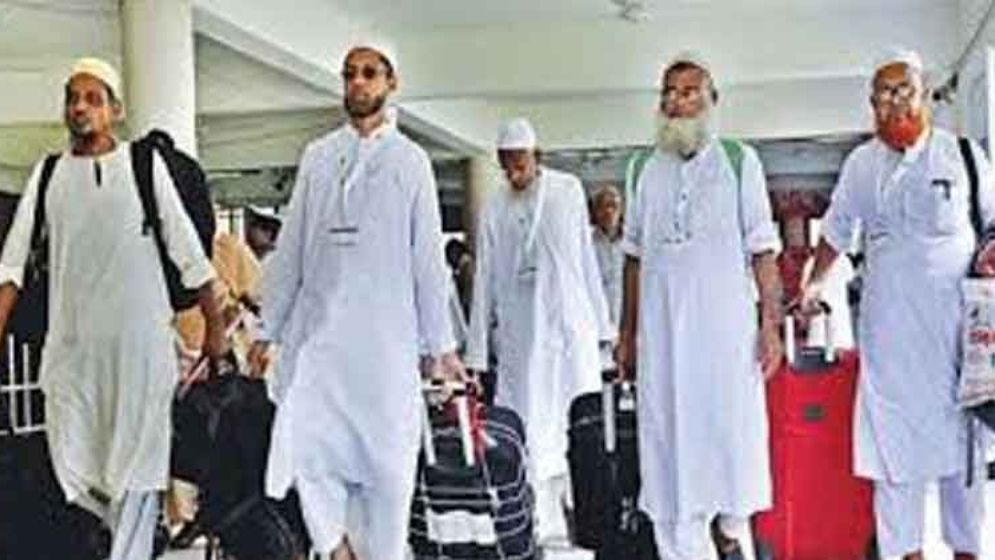 দেশে ফিরেছেন ৩২ হাজার ৩৭০ হাজি