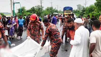 ট্রাকের ধাক্কায় বাইকের তিন আরোহী নিহত