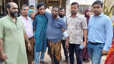 ছাদ থেকে পৌর কর্মচারীকে ফেলে দেওয়ার অভিযোগ