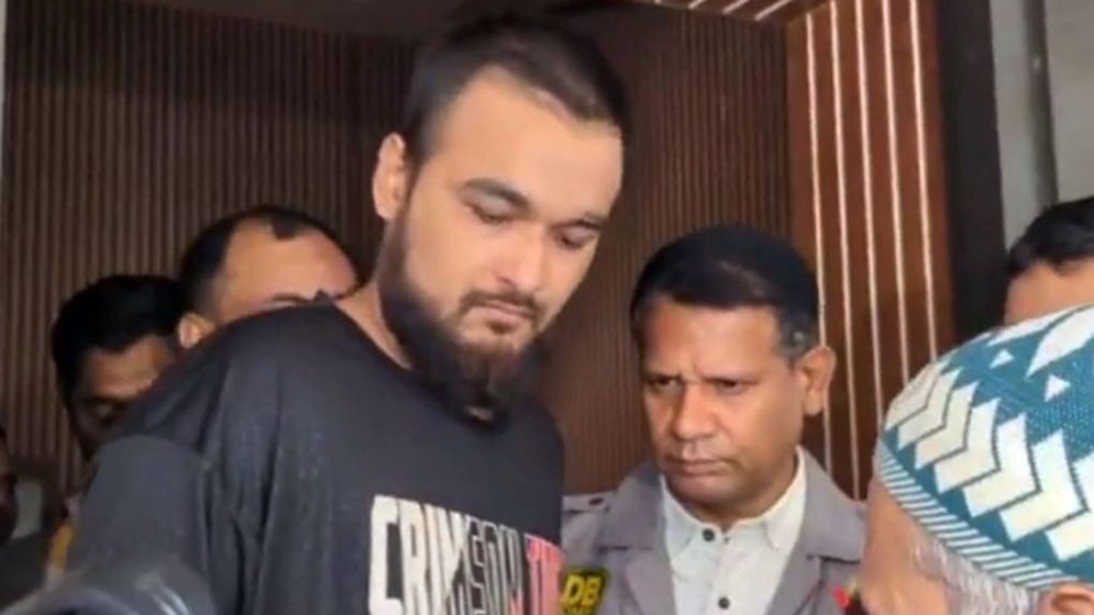 কারাগারেই সেই ইডেন ছাত্রীকে বিয়ে করলেন নোবেল