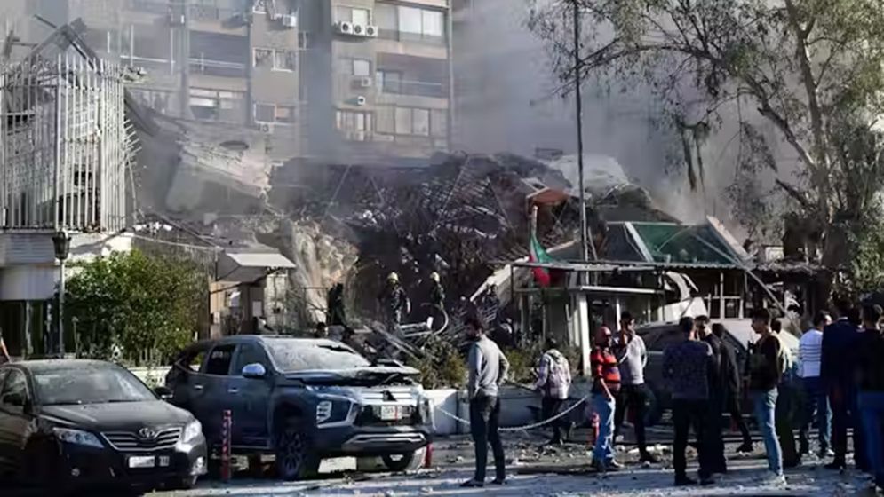 আইআরজিসির দ্বিতীয় শীর্ষ কমান্ডারকে হত্যার দাবি ইসরাইলের