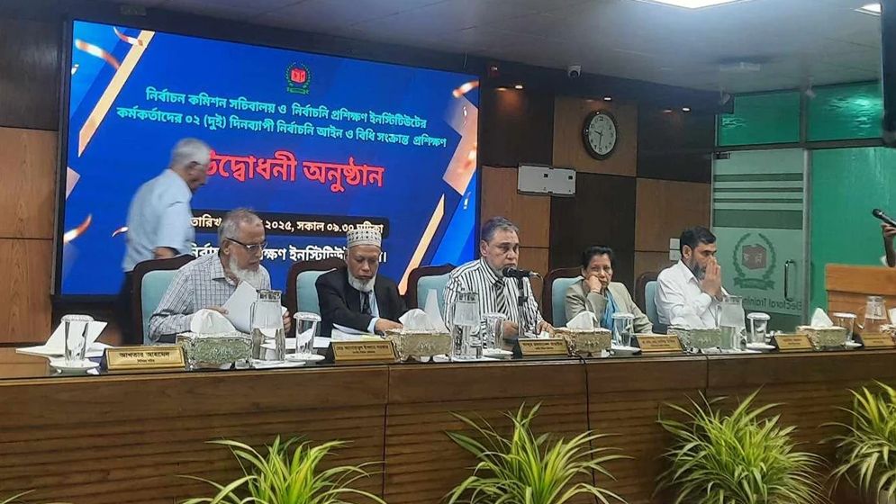 সরকারের সহযোগিতা ছাড়া নির্বাচন সম্ভব নয়: সিইসি