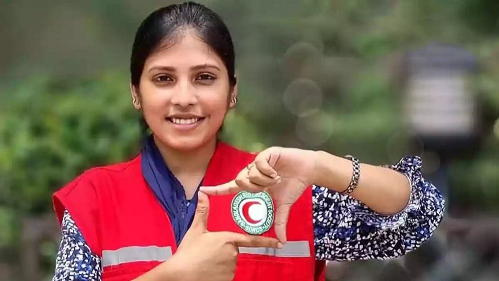 অফিসার নেবে রেড ক্রিসেন্ট সোসাইটি