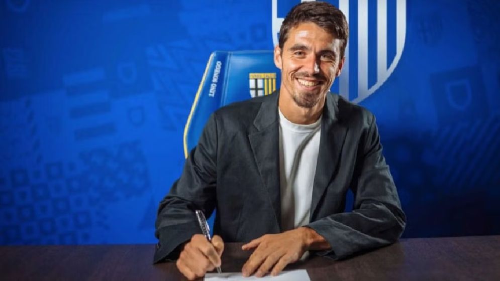 কোচের বয়স ২৯!