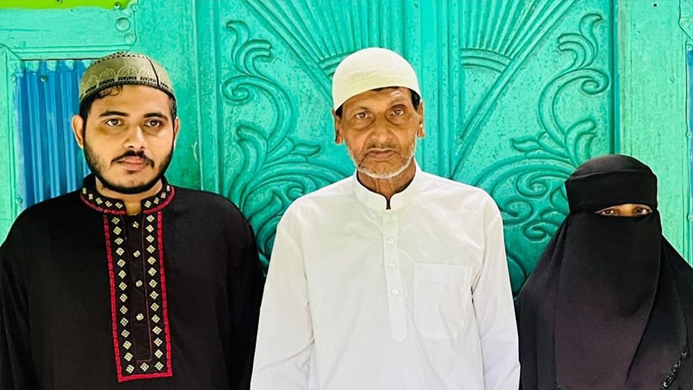 ছেলের উৎসাহে ইসলাম গ্রহণ করল গোটা পরিবার
