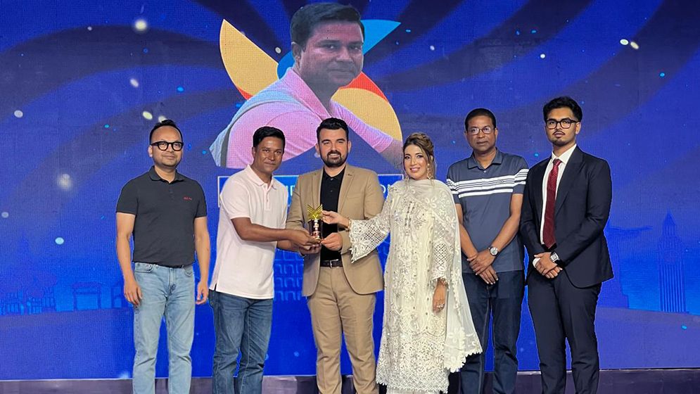 ইউটিউবার সালাহউদ্দিন সুমন বর্ষসেরা ট্র্যাভেল ভ্লগার নির্বাচিত