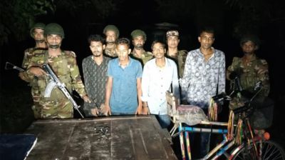 খেলনা পিস্তলসহ ৬ ‘ডাকাত’ আটক