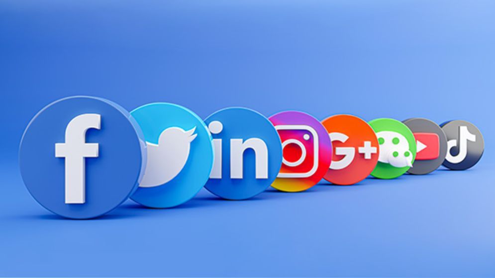 তিন বছরে ৬০০ কোটি ছাড়াবে সোশ্যাল মিডিয়া ব্যবহারকারী