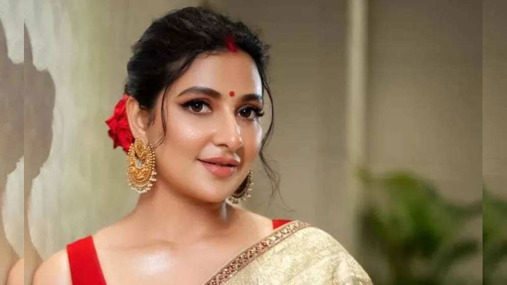 যে ‘বদঅভ্যাস’ সামনে আনলেন শুভশ্রী