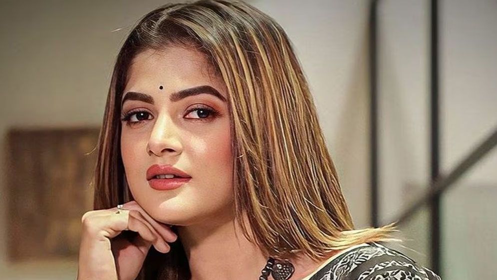 শ্রাবন্তীর সঙ্গে কাজ করতে চান সাবেক স্বামী, কী করবেন নায়িকা?