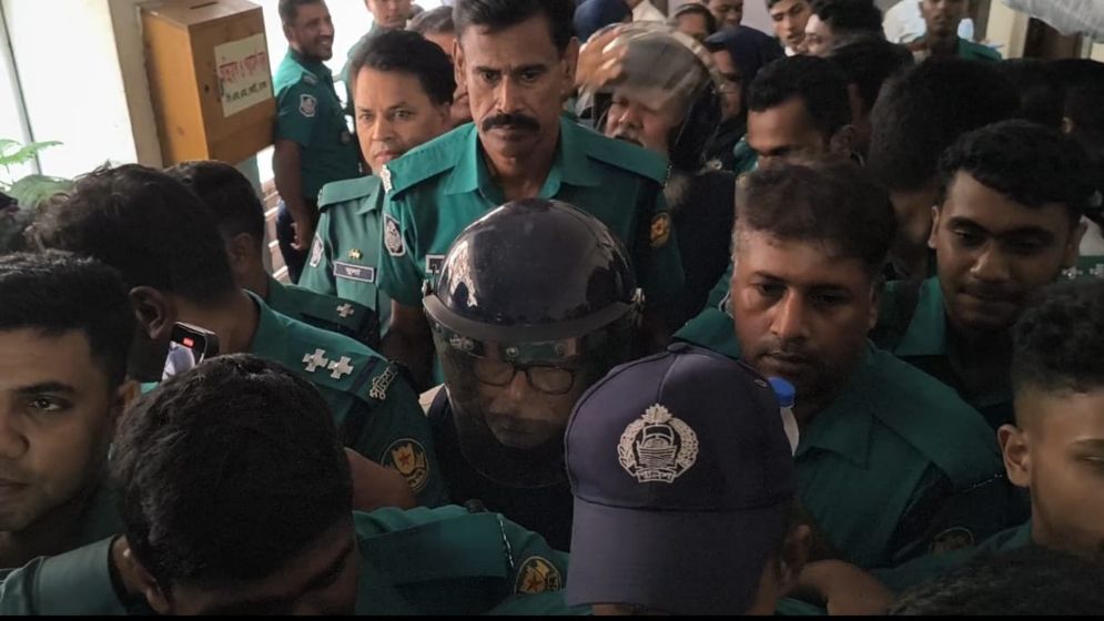 ‘আপনি শপথ নিয়ে এ কথা বলতে পারেন না’, নুরুল হুদাকে আদালত