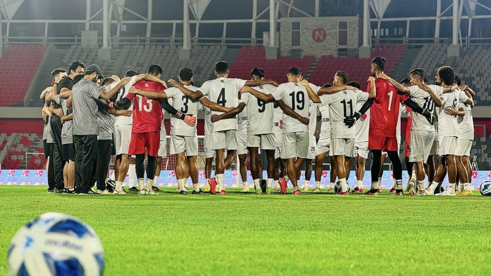 সিন্ডিকেটের যাঁতাকলে ফুটবল